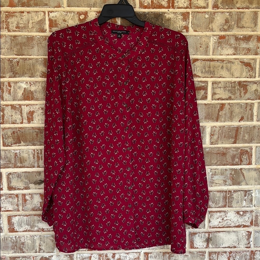 Signature Studio Plus Maroon Leaf Pattern Long Sleeved Button Up Blouse‎